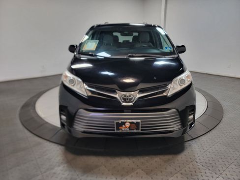 Used 2020 Toyota Sienna XLE FWD image 4