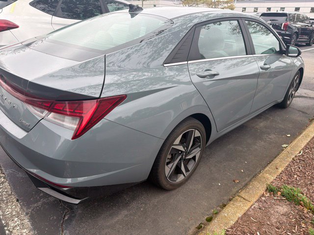 Used 2023 Hyundai Elantra Limited FWD image 9