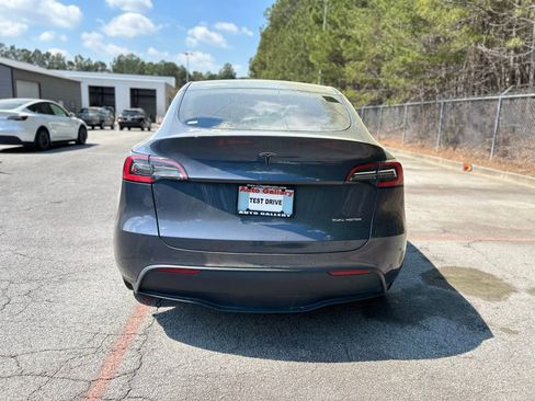 Used 2021 Tesla Model Y Long Range image 6