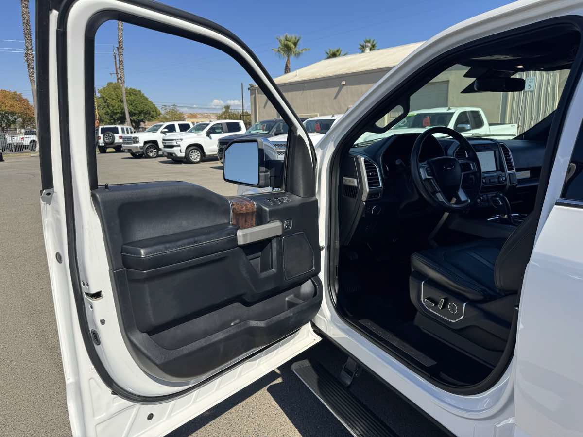 Used 2015 Ford F150 Platinum w/ Equipment Group 701A Luxury AWD/4WD image 23
