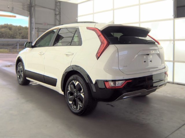 Used 2024 Kia Niro Wind w/ Wind Preserve Package FWD image 7