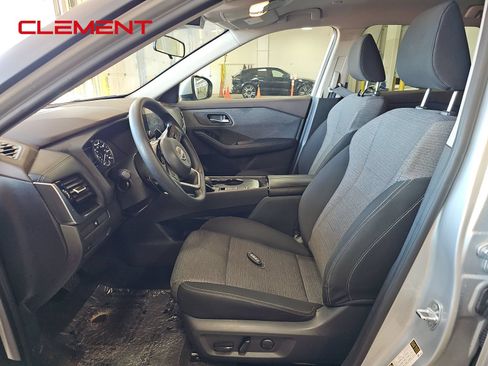 Used 2022 Nissan Rogue SV FWD image 3