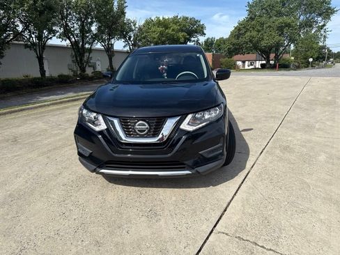 Used 2020 Nissan Rogue S FWD image 2