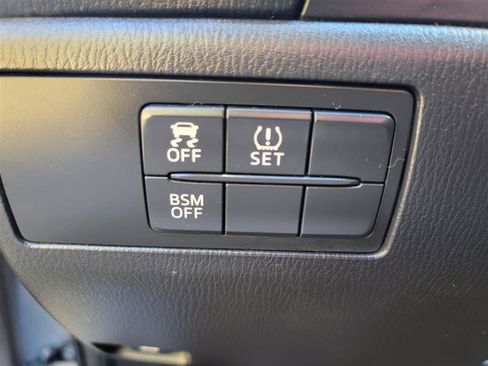 Used 2014 MAZDA MAZDA3 i Touring w/ Technology Package image 25