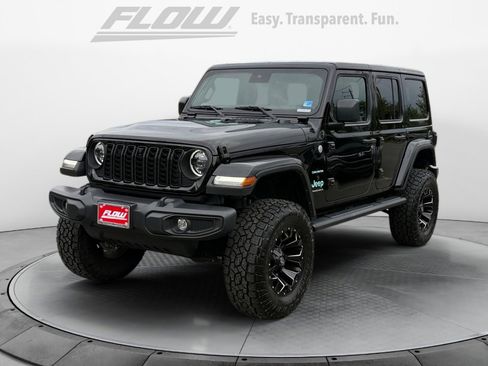 Used 2024 Jeep Wrangler Unlimited Sahara w/ Technology Group AWD/4WD image 4