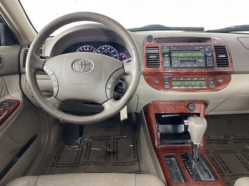 Used 2005 Toyota Camry XLE image 7
