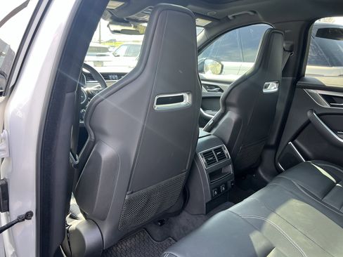 Certified 2025 Jaguar F-PACE R-Dynamic S image 31