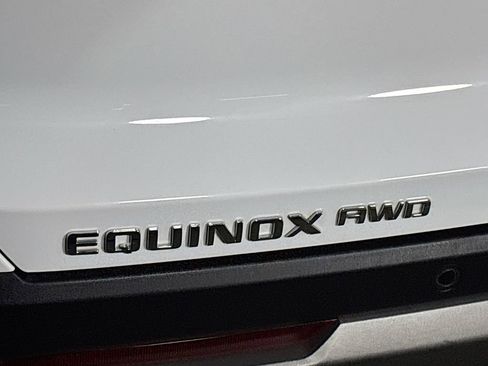 Used 2025 Chevrolet Equinox LT AWD/4WD image 24