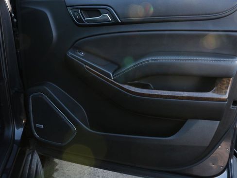 Used 2018 Chevrolet Suburban LT w/ Luxury Package image 46