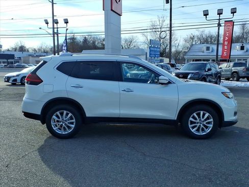Used 2018 Nissan Rogue SV w/ Sun & Sound Touring Package AWD/4WD image 30