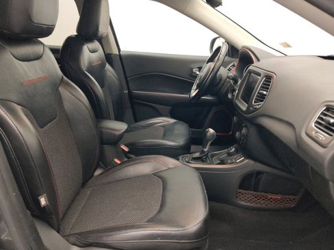Used 2020 Jeep Compass Trailhawk AWD/4WD image 21