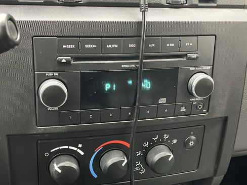 Used 2011 Dodge Dakota ST image 13