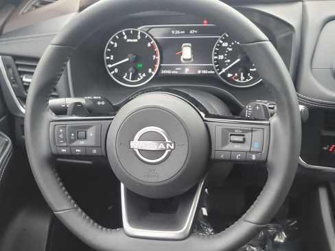 Used 2023 Nissan Rogue SV w/ SV Premium B Package AWD/4WD image 18