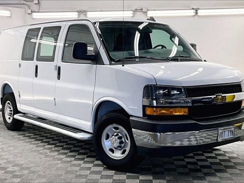 Used 2025 Chevrolet Express 2500 w/ Driver Convenience Package RWD image 11