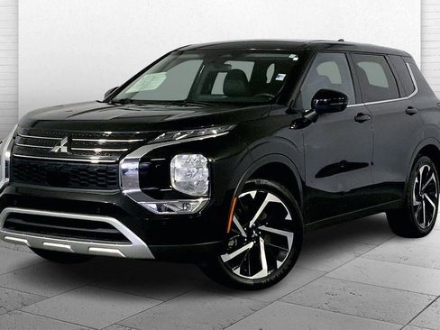 Used 2024 Mitsubishi Outlander SE image 12