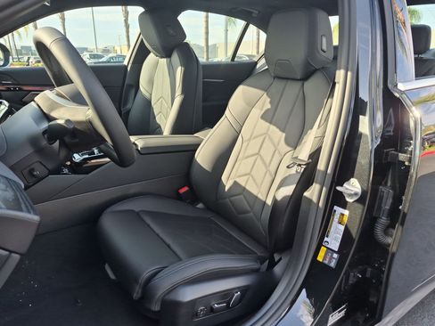 New 2027 BMW i5 eDrive40 w/ Convenience Package RWD image 16