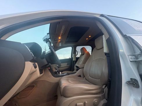 Used 2011 GMC Acadia Denali image 22