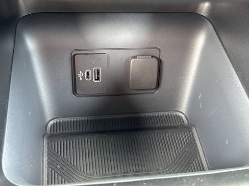 Used 2026 Ford Explorer Tremor w/ Tremor Convenience Package AWD/4WD image 8