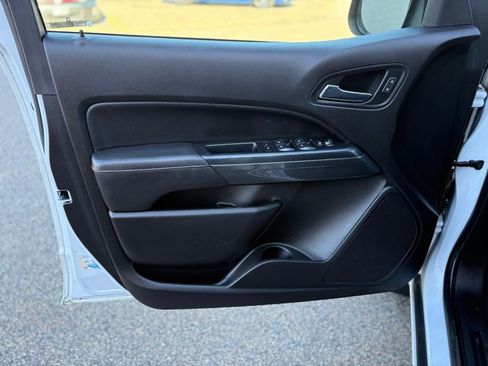 Used 2018 GMC Canyon All Terrain w/ Trailering Package image 12