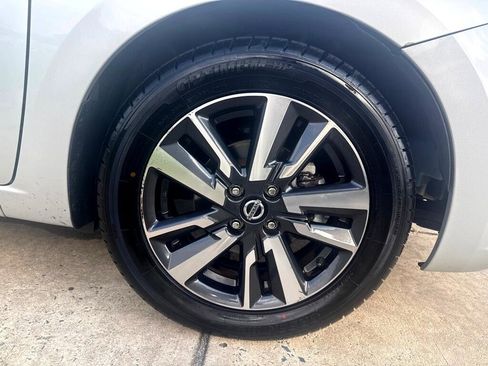 Used 2021 Nissan Versa SV image 34