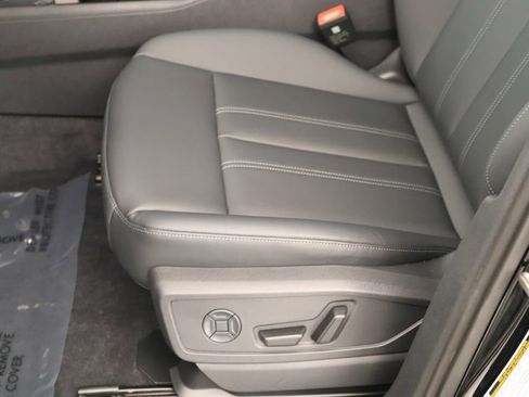 New 2025 Audi Q5 Premium image 24