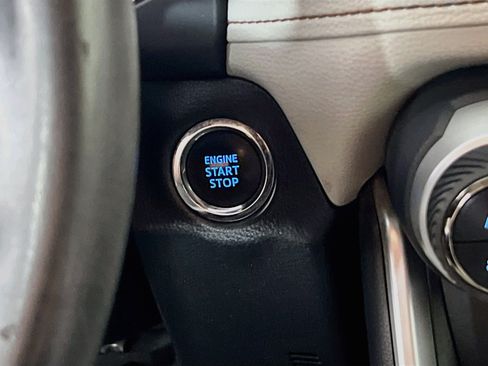 Used 2019 Toyota RAV4 XLE Premium FWD image 23