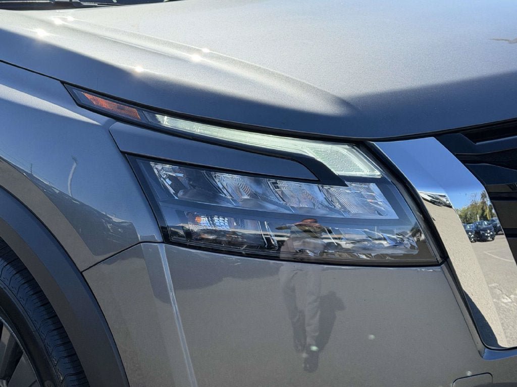 Used 2024 Nissan Pathfinder SV AWD/4WD image 8