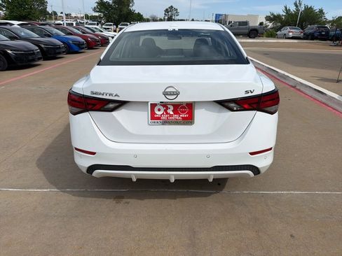Used 2024 Nissan Sentra SV FWD image 4