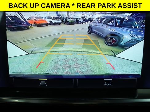 Used 2023 Chevrolet Silverado 1500 LT image 10