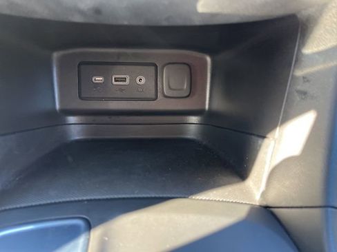 Used 2023 Chevrolet Equinox LT image 24