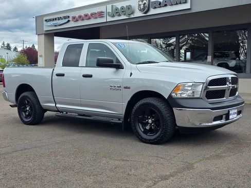 Used 2017 RAM 1500 ST w/ SXT Appearance Group image 25