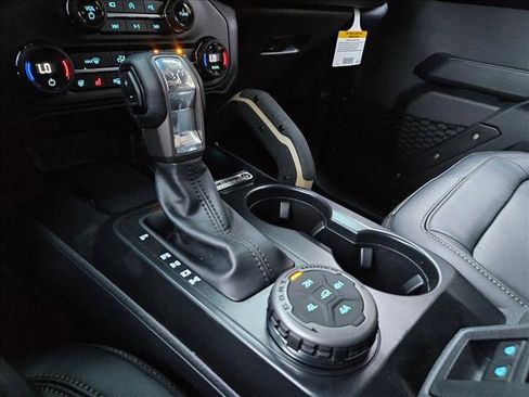 New 2025 Ford Bronco Badlands image 12