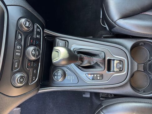 Used 2021 Jeep Cherokee Trailhawk w/ Technology Group image 15