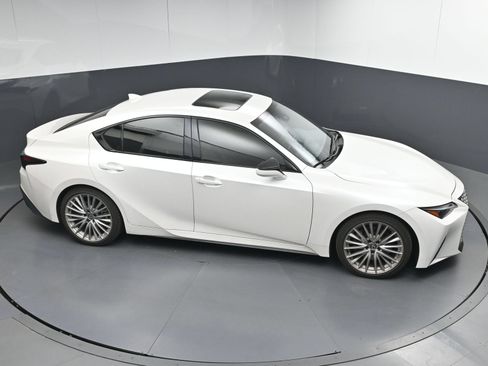 Used 2025 Lexus IS 300 w/ Premium Package RWD image 33