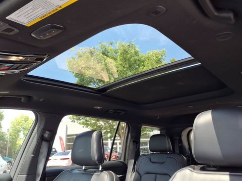 Used 2023 Jeep Grand Cherokee L Overland AWD/4WD image 5