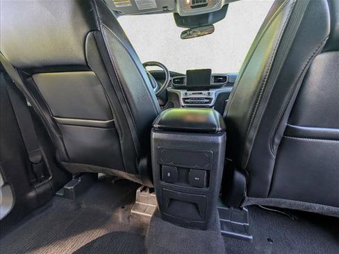 Used 2023 Ford Explorer XLT w/ Equipment Group 202A AWD/4WD image 29