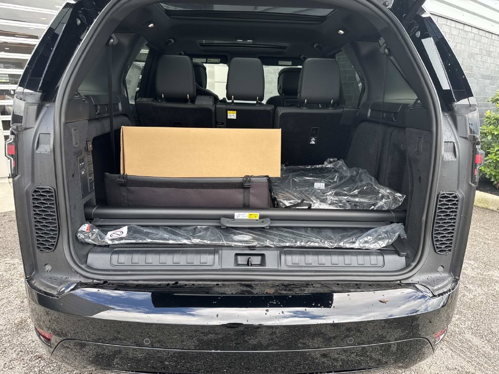 New 2026 Land Rover Discovery Dynamic SE AWD/4WD image 6