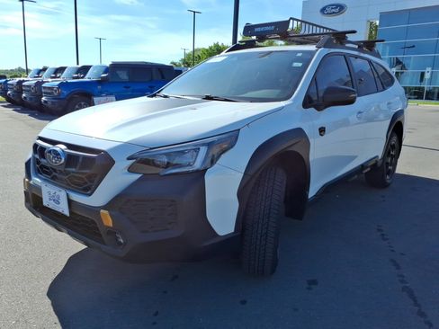 Used 2025 Subaru Outback Wilderness w/ Wilderness Package AWD/4WD image 7