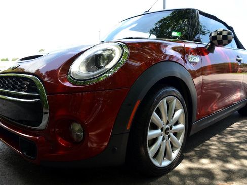 Used 2018 MINI Cooper S image 3