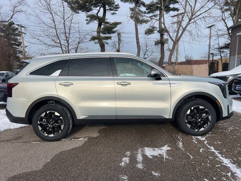New 2026 Kia Sorento S image 4
