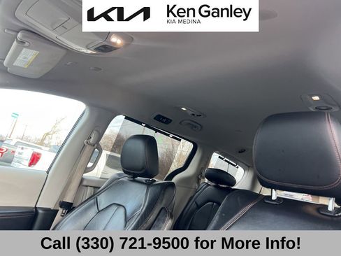 Used 2018 Chrysler Pacifica Touring-L w/ Premium Audio Group image 42