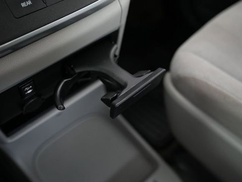 Used 2015 Toyota Sienna L image 29