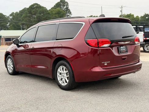 Used 2021 Chrysler Voyager Lxi FWD image 6
