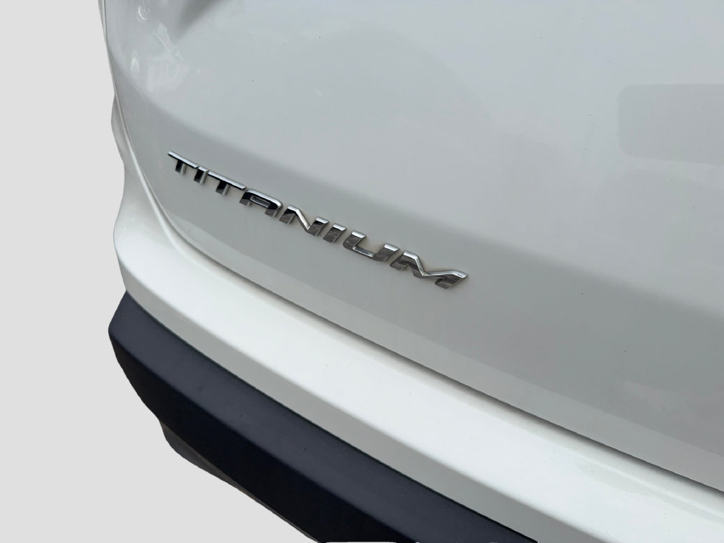 Used 2022 Ford Edge Titanium AWD/4WD image 9