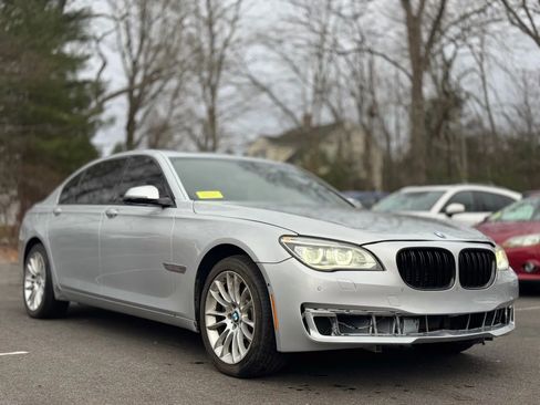Used 2015 BMW 750Li xDrive image 3