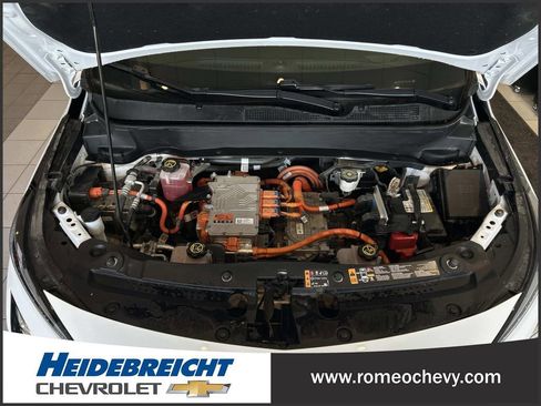 Used 2022 Chevrolet Bolt EUV LT w/ Convenience Package image 8