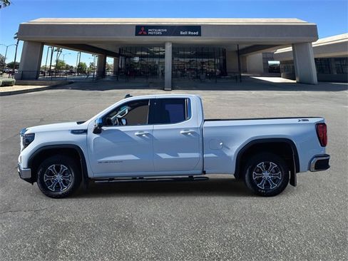 Used 2024 GMC Sierra 1500 SLE image 2