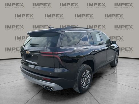 Used 2024 Chevrolet Traverse LT FWD image 5