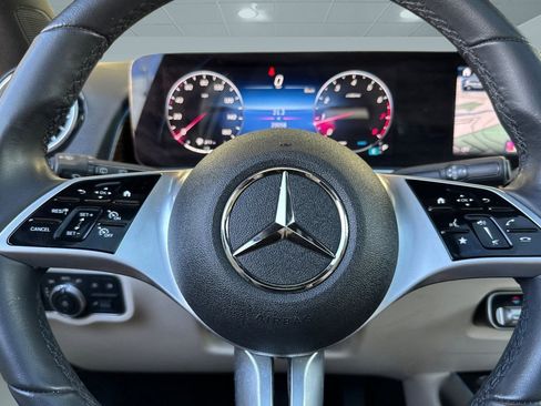 Certified 2024 Mercedes-Benz GLB 250 4MATIC image 16