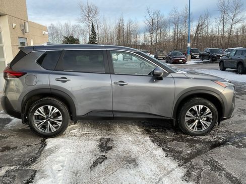Used 2023 Nissan Rogue SV image 4